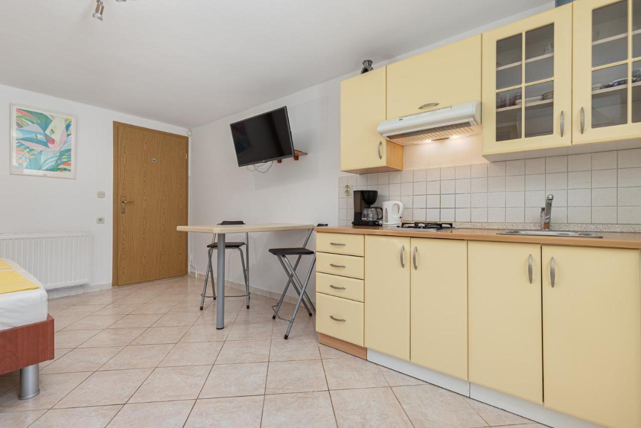 Apartamento Haus Eva Novigrad Istria Exterior foto