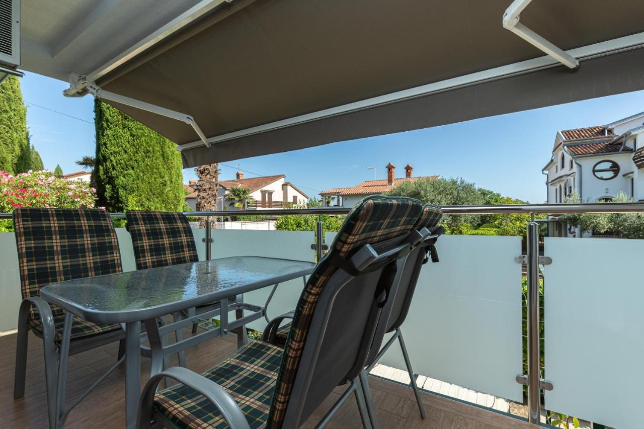 Apartamento Haus Eva Novigrad Istria Exterior foto