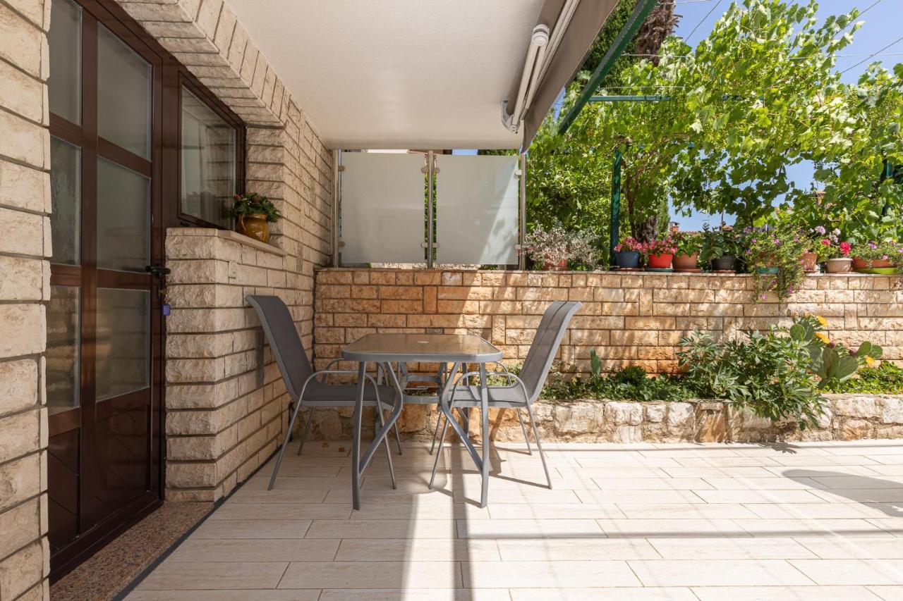 Apartamento Haus Eva Novigrad Istria Exterior foto