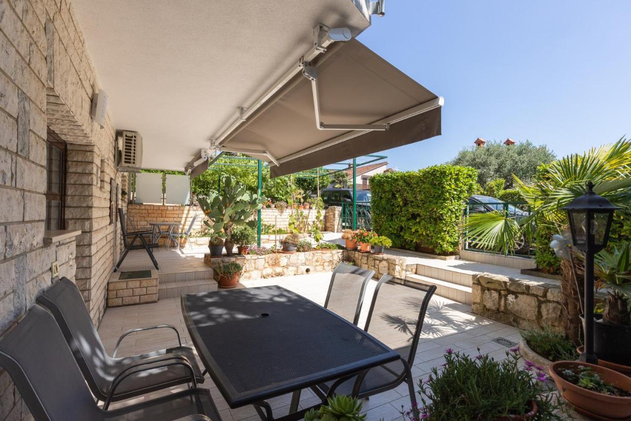 Apartamento Haus Eva Novigrad Istria Exterior foto