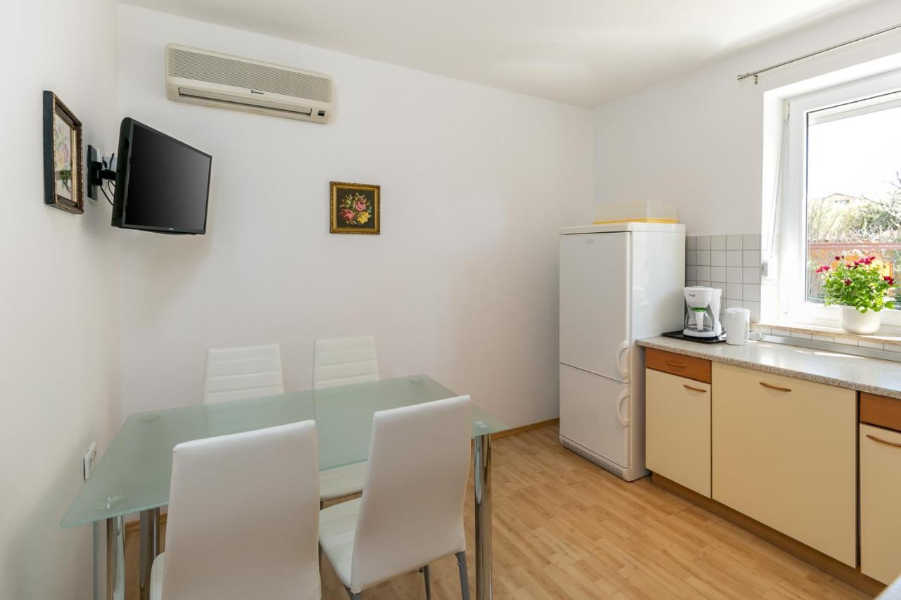 Apartamento Haus Eva Novigrad Istria Exterior foto