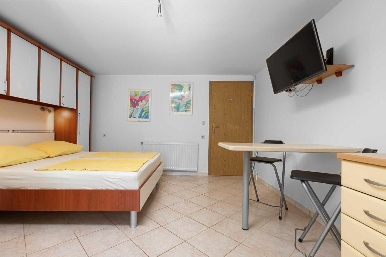 Apartamento Haus Eva Novigrad Istria Exterior foto