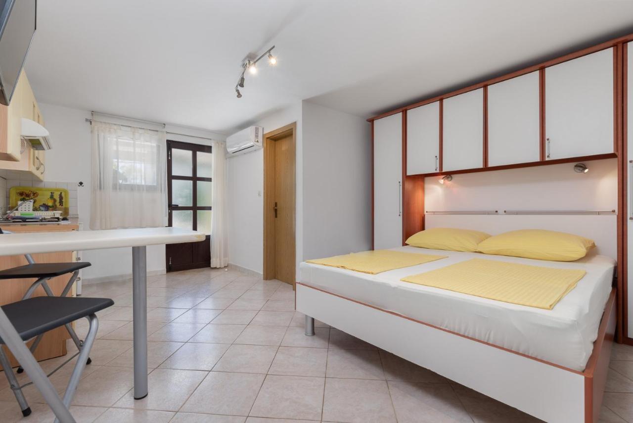 Apartamento Haus Eva Novigrad Istria Exterior foto